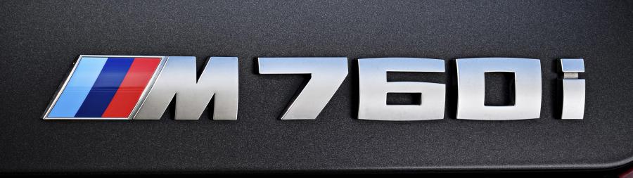 Логотип BMW M760i xDrive 2017 года  (NA) (фото 107 из 154)